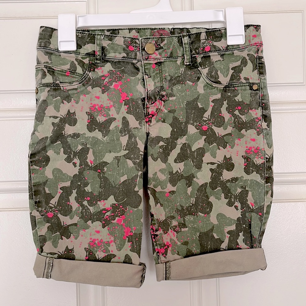 Girls 14 olive green camo camouflage pink butterfly skinny Bermuda shorts